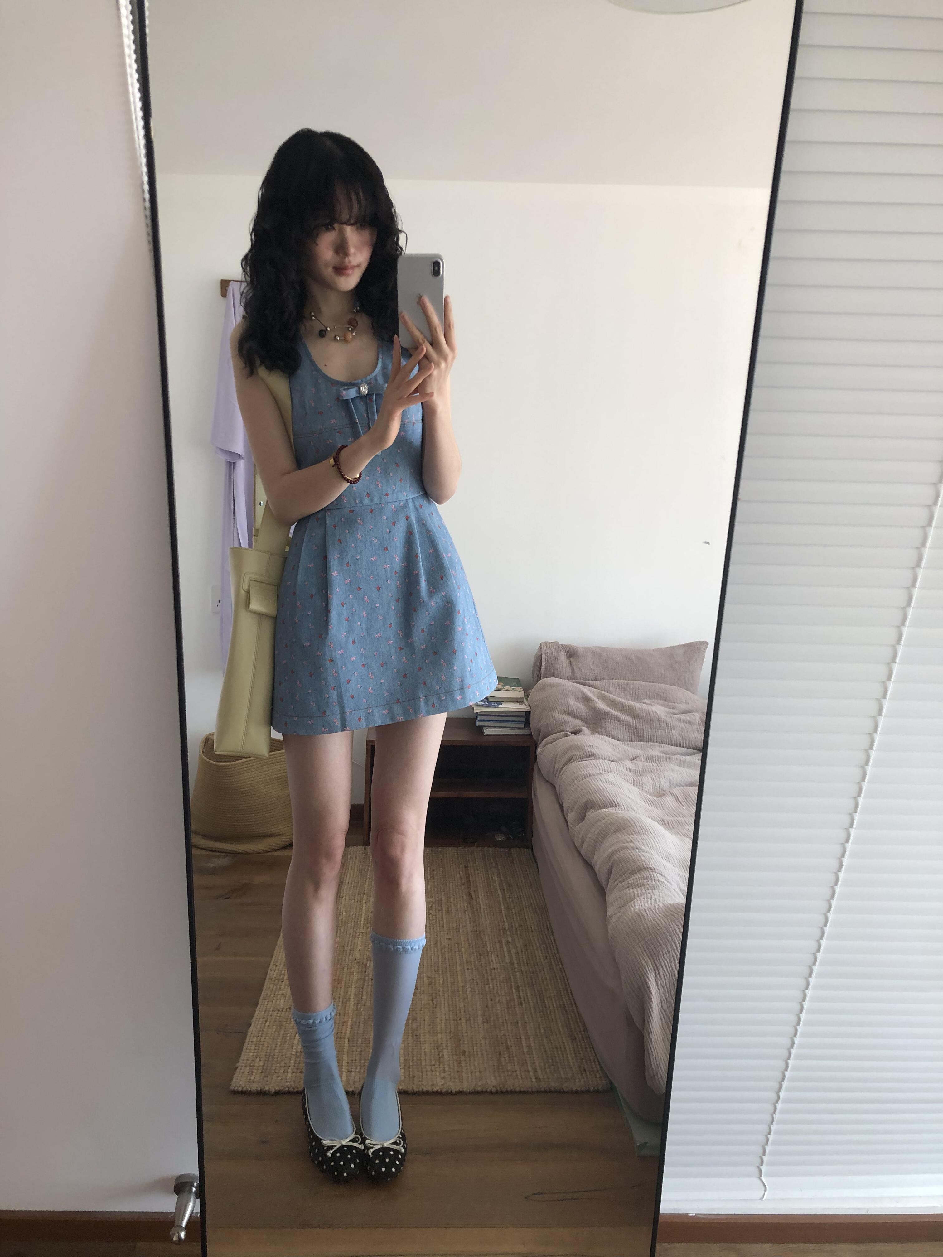 스타 가을 꽃무늬 치마 데님 여성 드레스 여름 휴가 착용 가져 가라. 나비 매듭 조끼 스커트