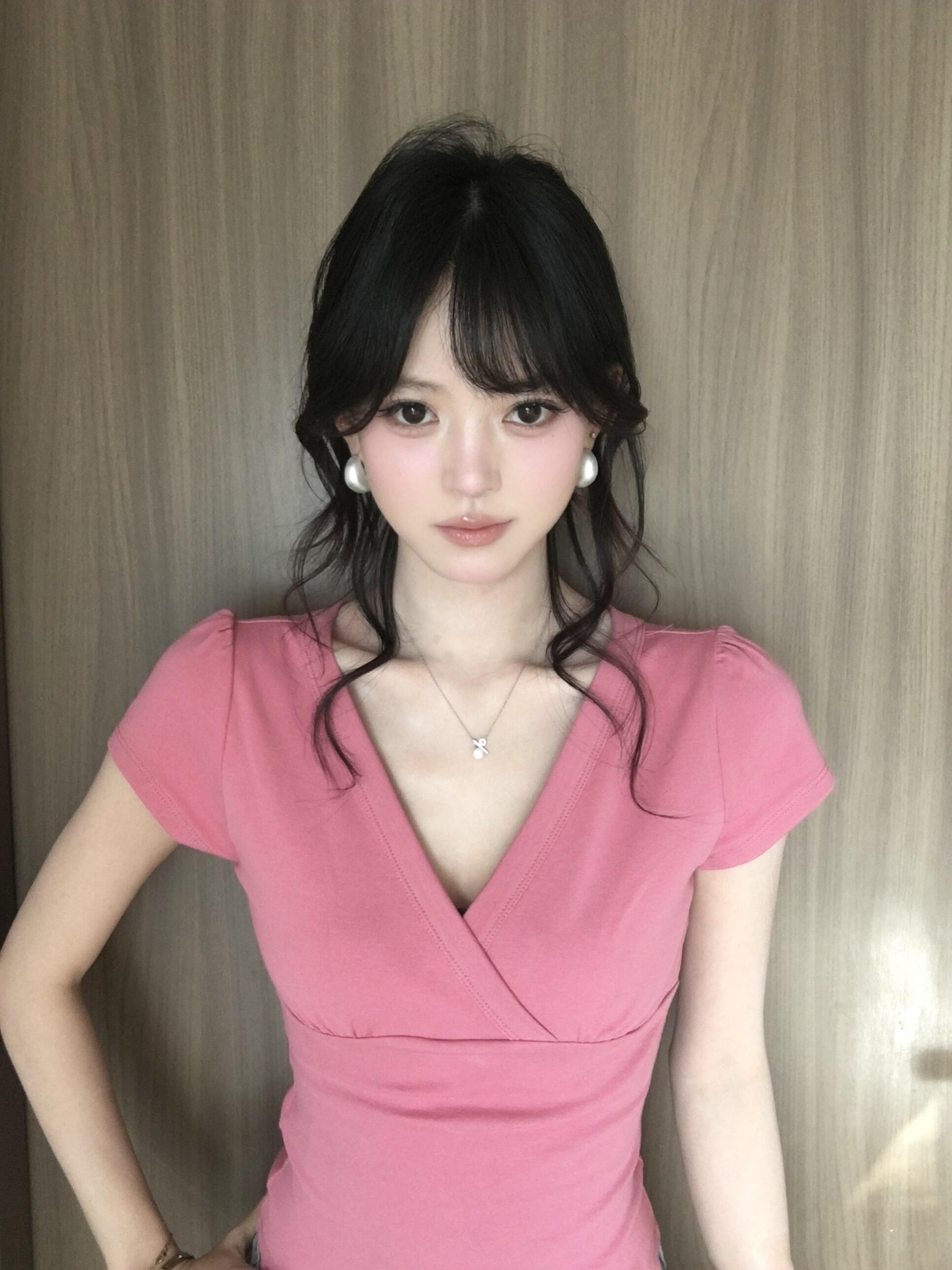 인생 매운맛 tee 십자가 신축성 쇼트 스타일 몸매 가꾸기 긍정적 인 어깨 슬림해 보이는 V넥 반팔 티셔츠
