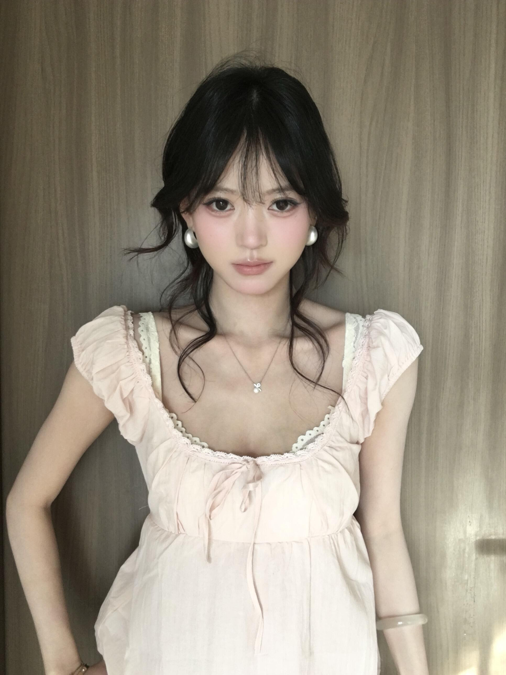 오프숄더 시폰 셔츠 여성 여름 디자인 센스 작은 대중 프랑스식 품격 루즈핏 맨위