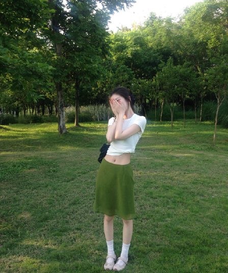 한 부서 반팔 티셔츠 여성 여름 품격 몸매 가꾸기 라운드 넥 맨위 쉬폰 반신 치마 세트