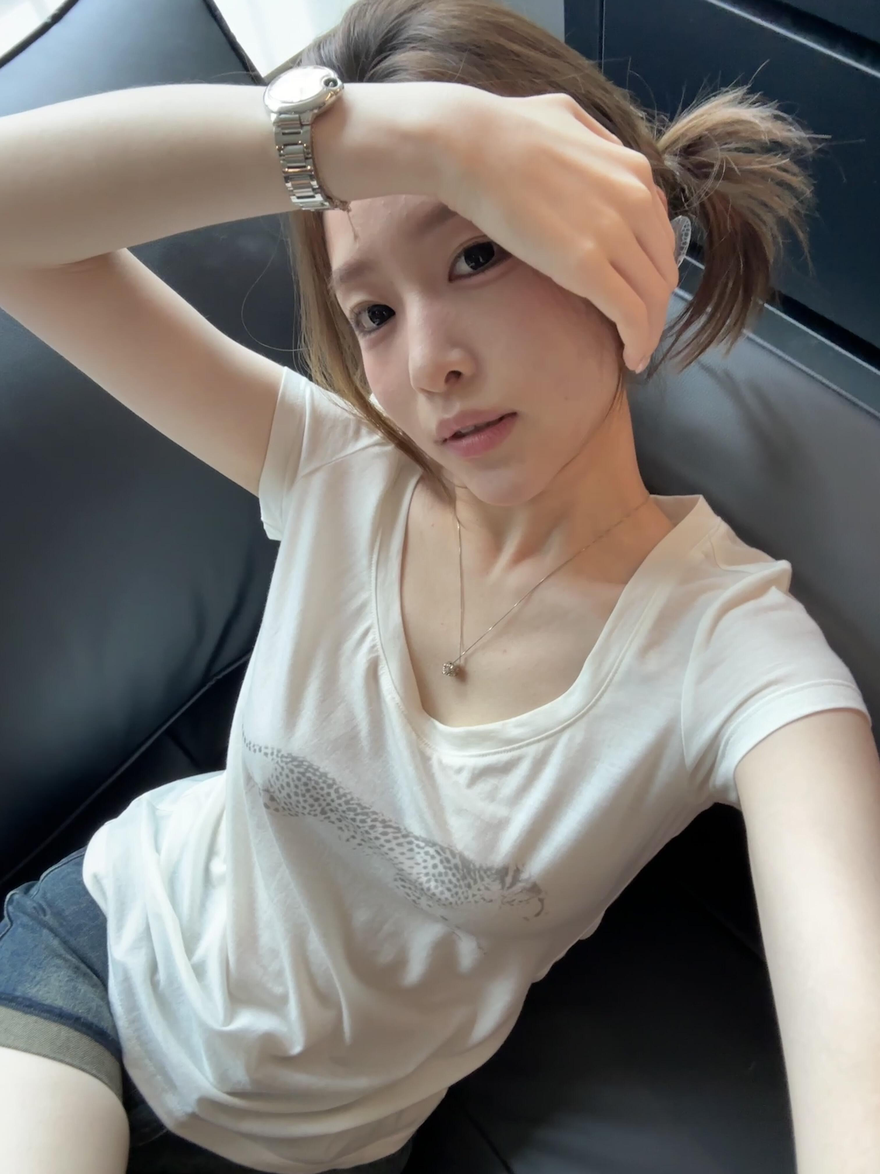 대 라운드 넥 표범 프린트 라이 경기 서울 몸매 가꾸기 긍정적 인 어깨 티셔츠 슬림해 보이는 반팔 얇은 맨위