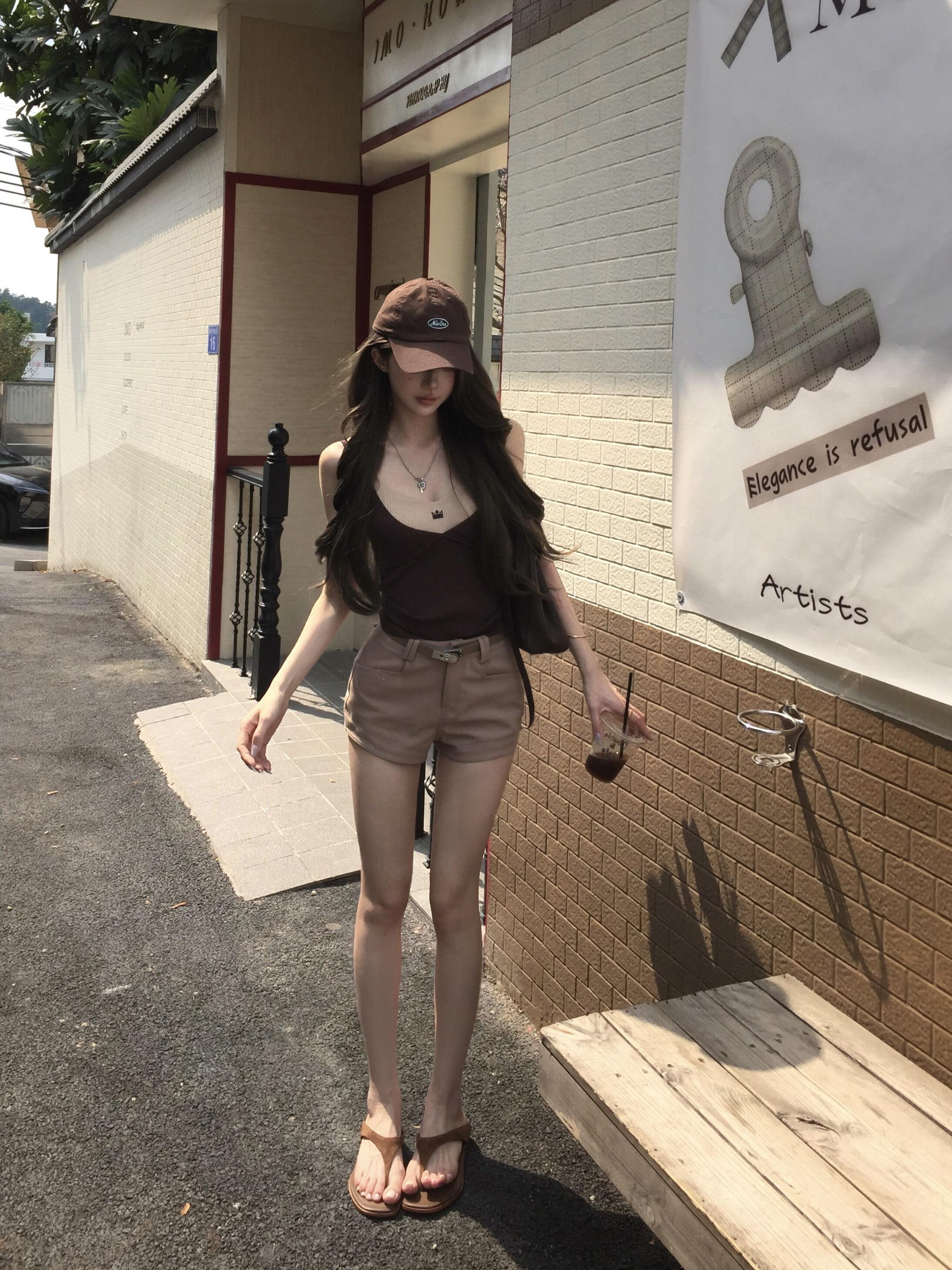 깊은 커피 배색 페이크 레이어드 캐미솔 봄 여름 순수한 욕망 달콤한 핫걸 몸매 가꾸기 외출용 민소매 니트 스웨터 맨위