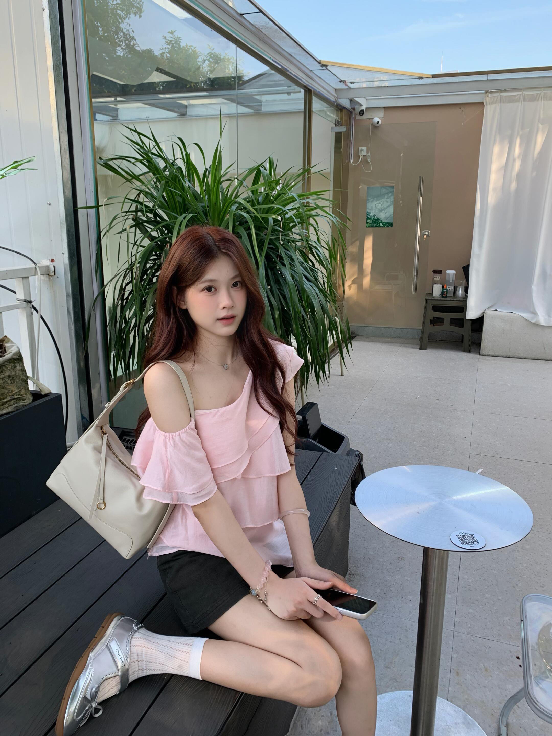 봄 사쿠라 바늘 흔적 마이크로 지방 mm 디자인 센스 순수한 욕망 비스듬한 어깨 프릴 작은 셔츠 빅 사이즈 맨위