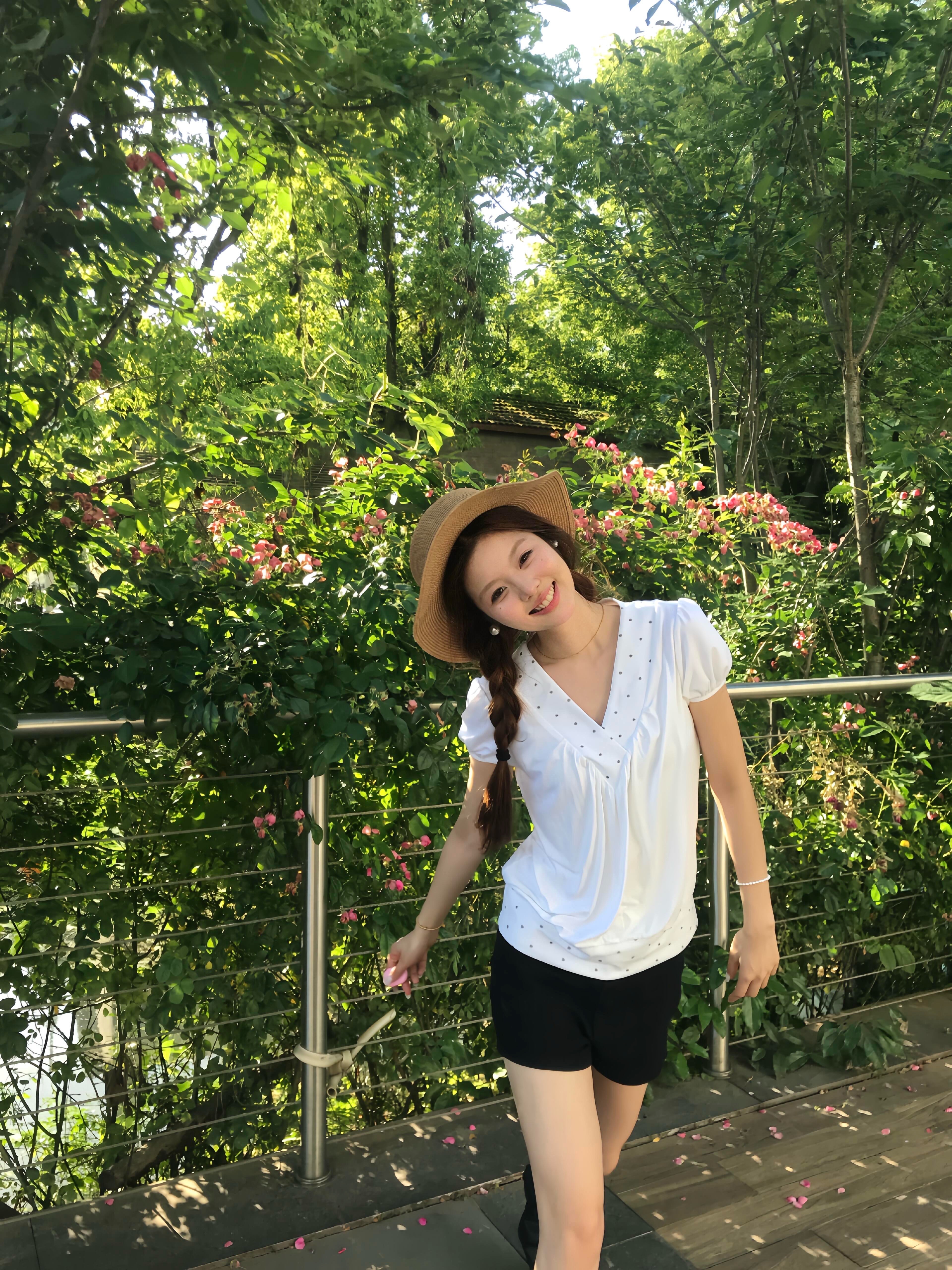 오리지널 V넥 주름 도트 무늬 패치워크 거품 소매 티셔츠 레트로 천년기 한 부서 소녀 화이트 맨위 반팔