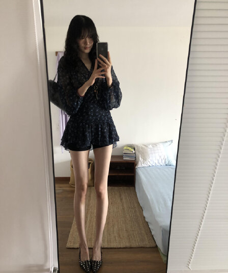 프랑스식 레트로 V넥 꽃무늬 긴팔 시폰 셔츠 여성 이른 가을 몸매 가꾸기 슬림해 보이는 디자인 센스 얇은 스타일 맨위