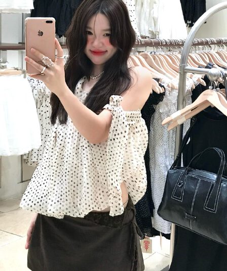 레트로 프랑스식 도트 무늬 시폰 셔츠 여성 여름 품격 리본 조끼 비스듬한 어깨 민소매 맨위