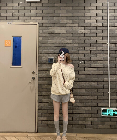 아름다움 어깨 필터 비스듬한 어깨 작은 꽃무늬 패치워크 풀오버 긴팔 후드티
