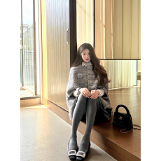 批发杨小卷 复古千金 小香风灰色斗篷披肩短款毛呢高级感外套冬装