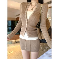 批发实拍实价简约紧身气质开衫卡其色针织修身显瘦包臂裙两件套