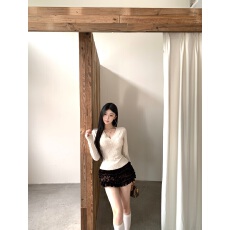 批发实拍实价  V领收腰显瘦设计麻花针织毛衣纯色丝绒百搭蛋糕短裙