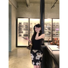 批发实拍实价 夏季新款辣妹无袖毛衣简约印花设计收腰<b class='q'>修身</b>半身<b class='q'>裙</b>套装