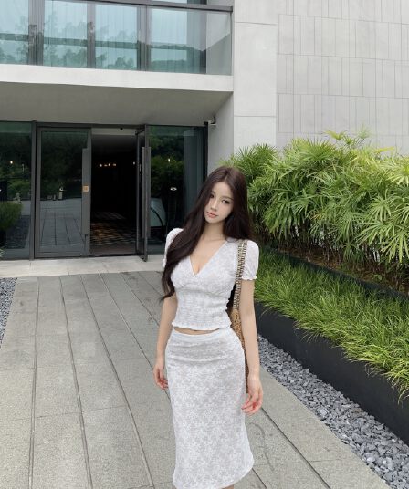 실사 정가 V넥 레이스 새로운 레이스 거품 소매 맨위 패션 타이트 스커트 반신 치마 세트