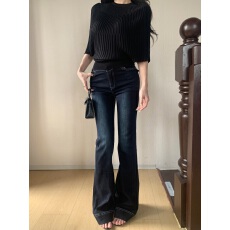 批发实拍实价 隐形的蝙蝠袖坑条针织上衣V腰丰胯修身显瘦微喇叭牛仔裤