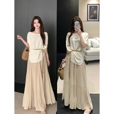 批发实拍大码夏慵懒风不规则设计感针织冰丝<b class='q'>上衣</b>+压褶大摆半身裙套装