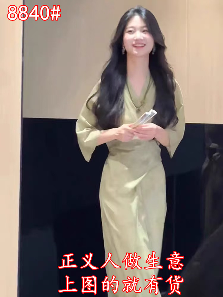 새로운 중식 여성 의류 국풍 녹색 V넥 쉬폰 드레스 허리 수축 슬림해 보이는 빛 럭셔리 고급 센스 서리가 내린 부서 치마