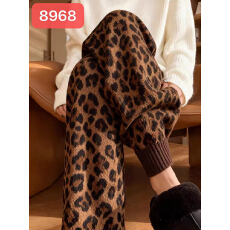 批发美拉德复古咖色豹纹针织裤女秋冬宽松垂感休闲裤运动风卫裤束脚裤