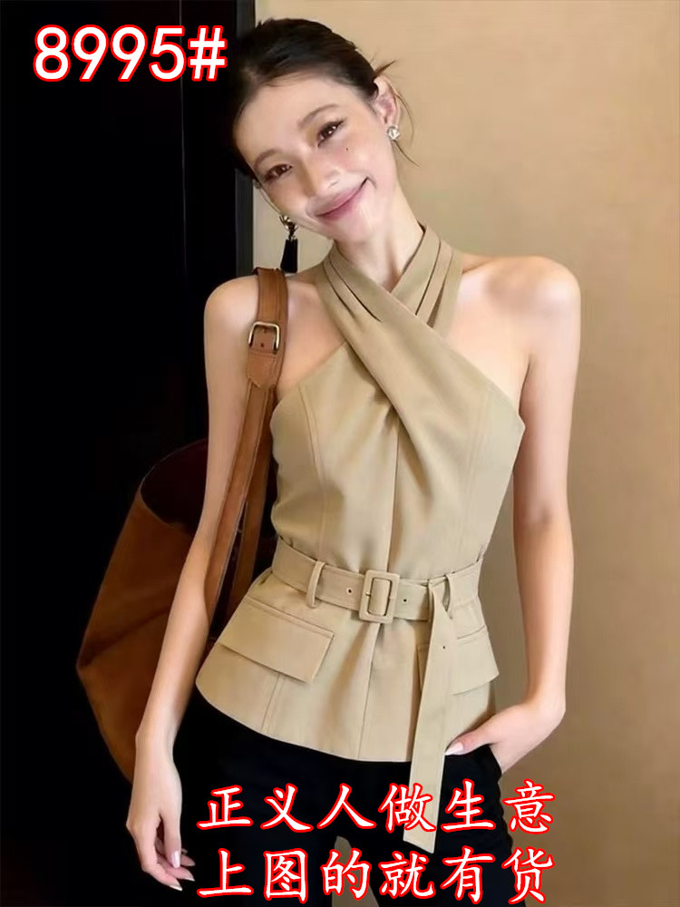 섹시함 달콤한 핫걸 십자가 행침 목 캐미솔 디자인 센스 자이언트 잘 생긴 여름 스트랩 허리 수축 민소매 맨위