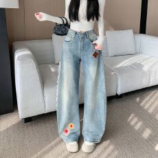 批发实拍实价~美式复古刺绣<b class='q'>钉珠</b>弯刀<b class='q'>牛仔裤</b>女设计感宽松显瘦阔腿裤子