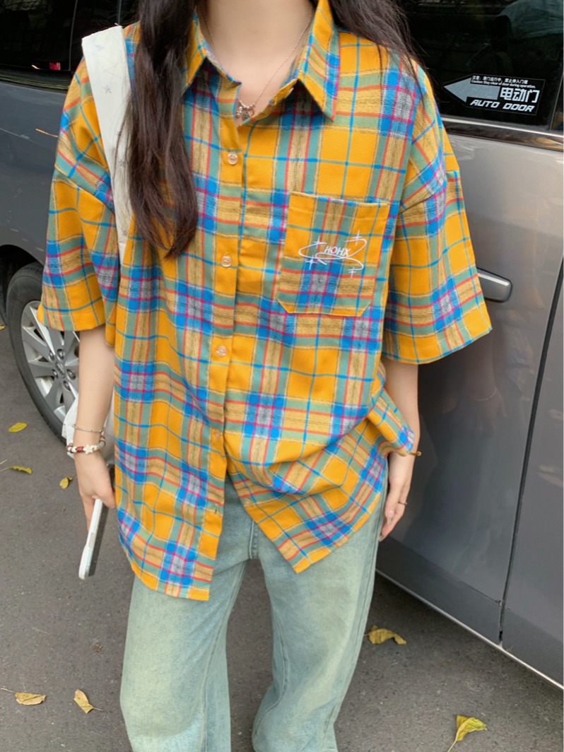 실사 정가 레트로 높음 거리 밝은 황색 체크무늬 반팔 여성 셔츠 2026 여름 체크무늬 POLO 칼라 맨위