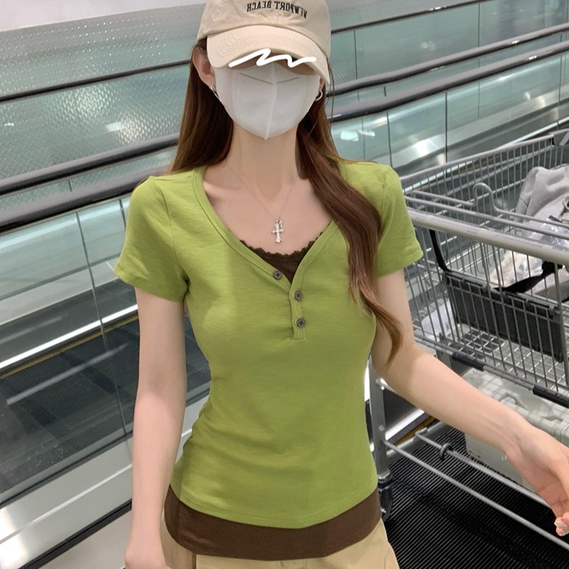 실사 특별 가격 반팔 티셔츠 여성 의류 여름 디자인 센스 새로운 한 부서 슬림해 보이는 페이크 레이어드 패치워크 레이스 맨위