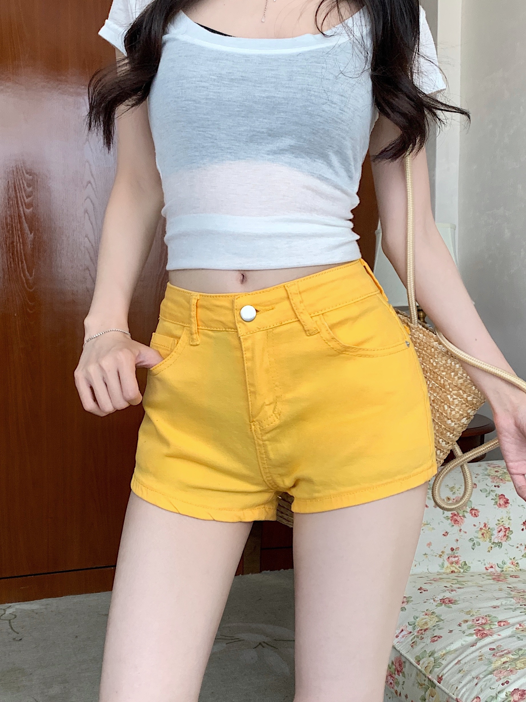 실사 디자인 센스 신축성 황색 데님 초단바지 여성 여름 핫걸 하이웨이스트 몸매 가꾸기 다용도 한 마디 리프트 엉덩이 핫 바지