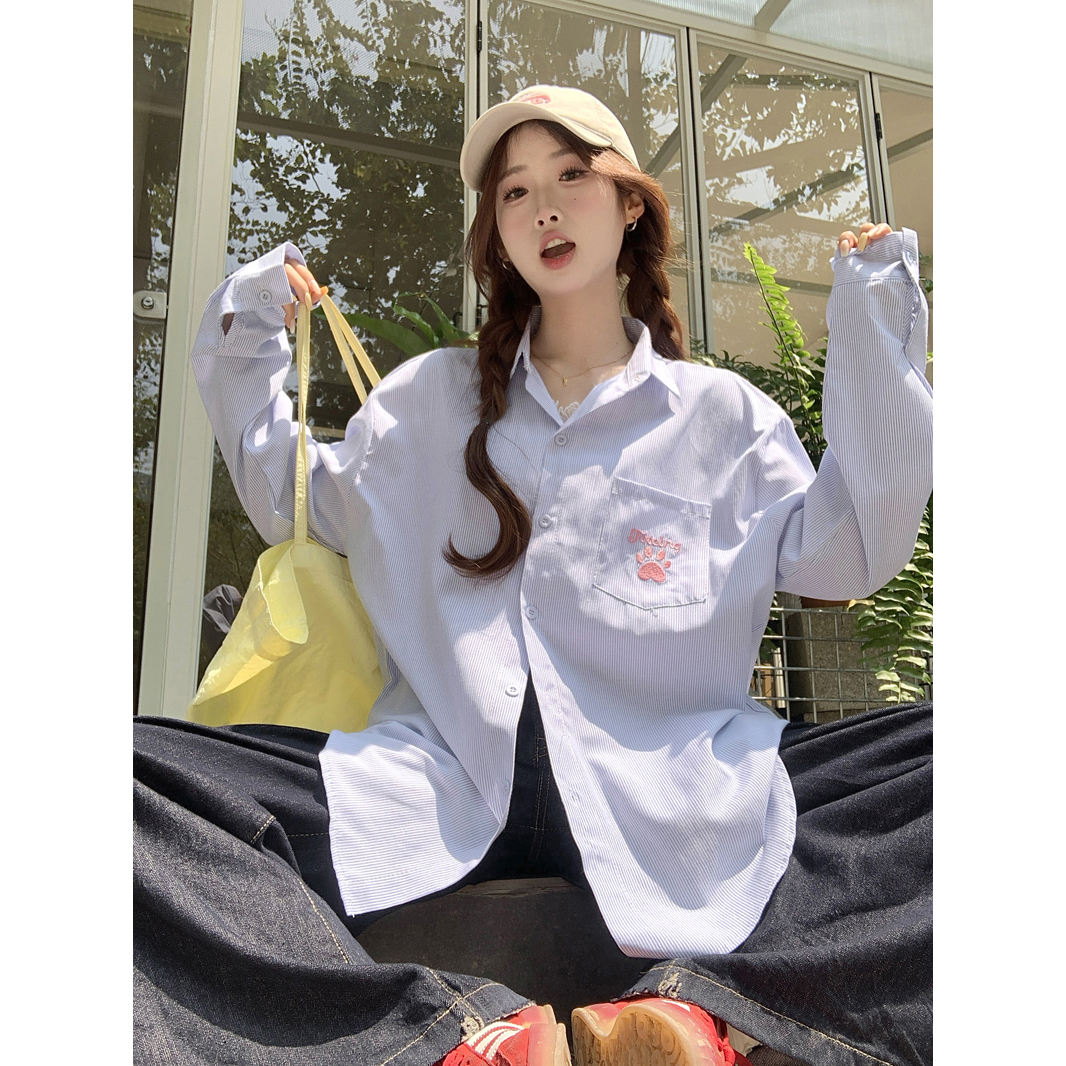 실사 정가 레트로 블루 스트라이프 긴팔 여성 셔츠 봄 여름 새로운 디자인 센스 자수 느긋한 캐주얼 재킷