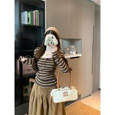 批发实拍 内搭打底衫女秋季2026新款长袖<b class='q'>t</b><b class='q'>恤</b>条纹上衣半身裙两件套