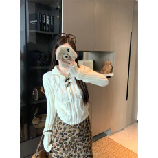 实拍实价 牛角扣设计针织毛衣 韩系显瘦软糯外套秋冬小众上衣