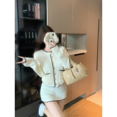 批发<b class='q'>实拍</b>《法尔小香》 钩花上衣+半身裙套装女
