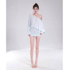 批发龙牙童推荐【雾蓝柔影】纯欲风<b class='q'>露背</b>斜肩长袖显瘦收腰浅蓝色辣妹短