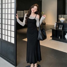2026年初秋新款爱心波点斜肩拼接收腰显瘦气质假两件连衣裙女
