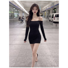 批发性感风辣妹黑色一字肩细<b class='q'>吊带</b>长袖连衣裙女修身收腰褶皱包臀裙