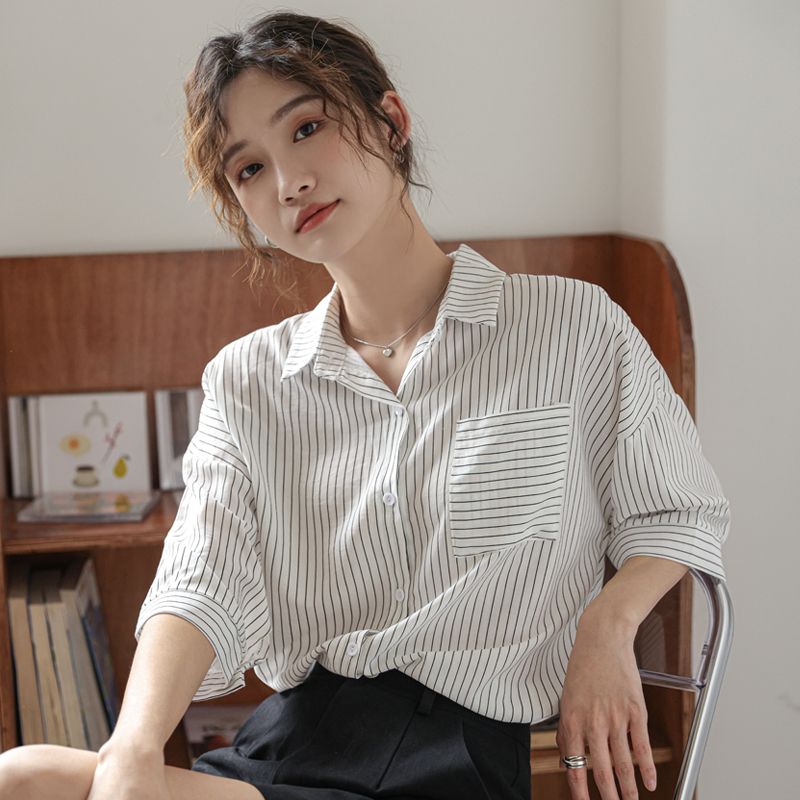 캐주얼 스트라이프 여성 셔츠 여름 얇은 스타일 디자인 센스 작은 대중 패션 셔츠 폴로 칼라 일본식 반팔 맨위