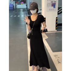 批发法式复古赫本风黑色露背<b class='q'>连衣裙</b>女<b class='q'>夏季</b>高级感气质收腰显瘦a字长裙