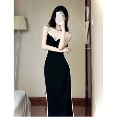 批发显瘦收腰辣妹性感御姐风黑色吊带2026年<b class='q'>连衣裙</b>子女<b class='q'>夏季</b>包臀小黑裙