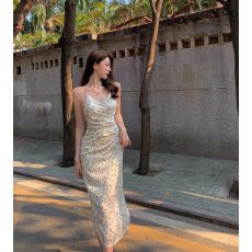 批发法式茶歇雪纺碎花吊带<b class='q'>连衣裙</b>女夏气质中长款收腰<b class='q'>修身</b>开叉包臀裙子