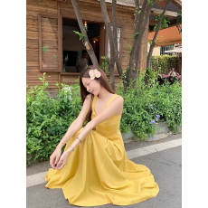 法式气质U领黄色吊带连衣裙女夏季裙子收腰显瘦大摆裙度假风长裙
