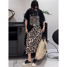 批发褶皱2026新薄款<b class='q'>半身裙</b>春夏高腰显瘦包臀百搭松紧腰直筒开叉<b class='q'>百褶裙</b>