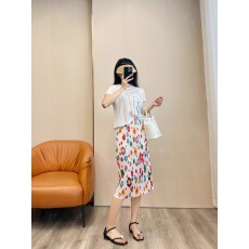批发2026新款<b class='q'>春</b>夏气质高腰显瘦百搭垂坠感花花百褶半身裙高级中长裙