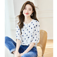批发2026夏季新款波点七分袖雪纺衬衫女圆领宽松衬衣前短后长中袖上衣