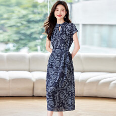 批发高级感碎花<b class='q'>连衣裙</b><b class='q'>女</b>装2026夏季新款气质韩系收腰显瘦妈妈印花裙子