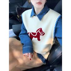 批发红色马年提花外搭叠穿针织<b class='q'>马甲</b>背心女2025秋冬季新年穿搭绝美上衣