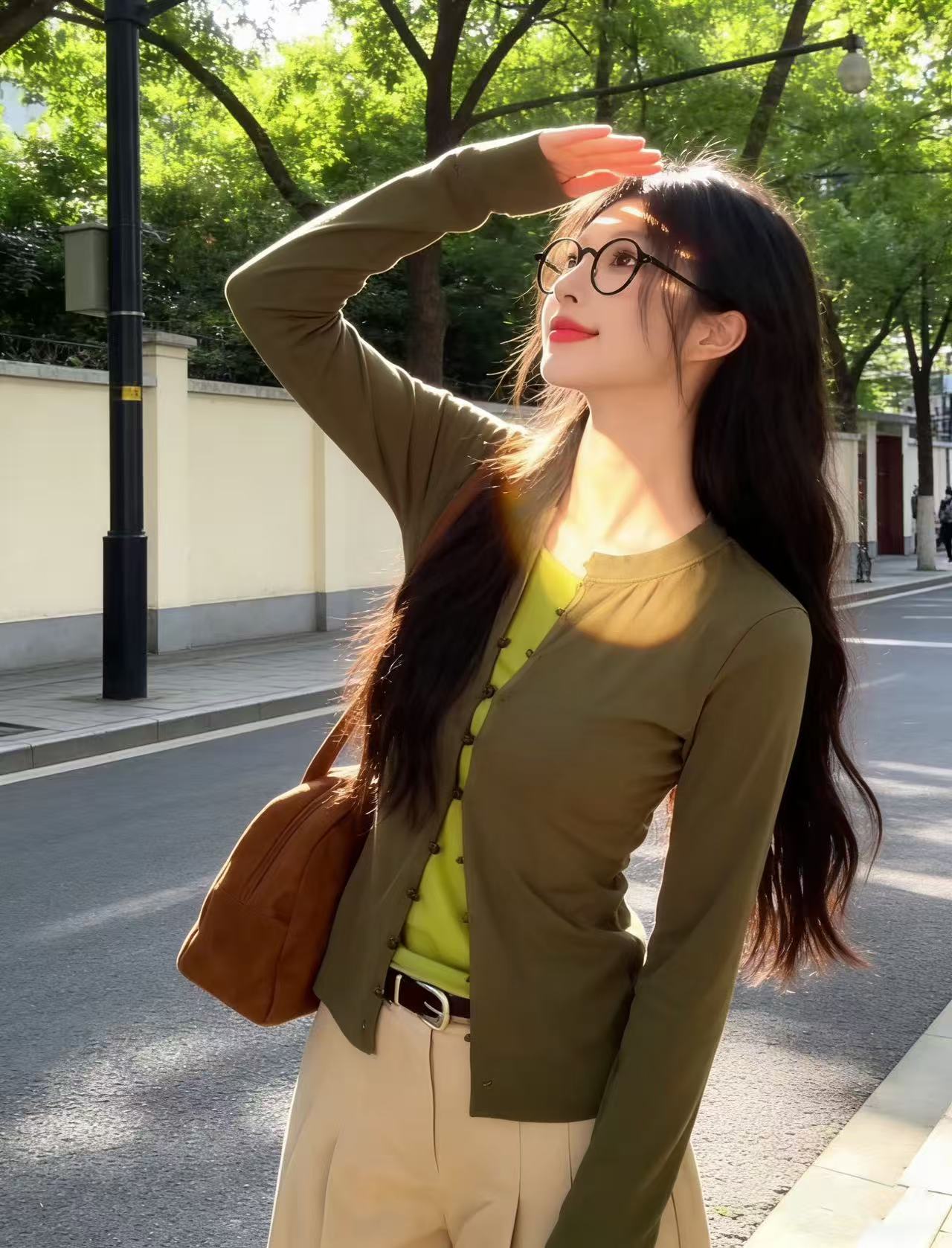 있음 선적 녹색 단추 페이크 레이어드 티셔츠