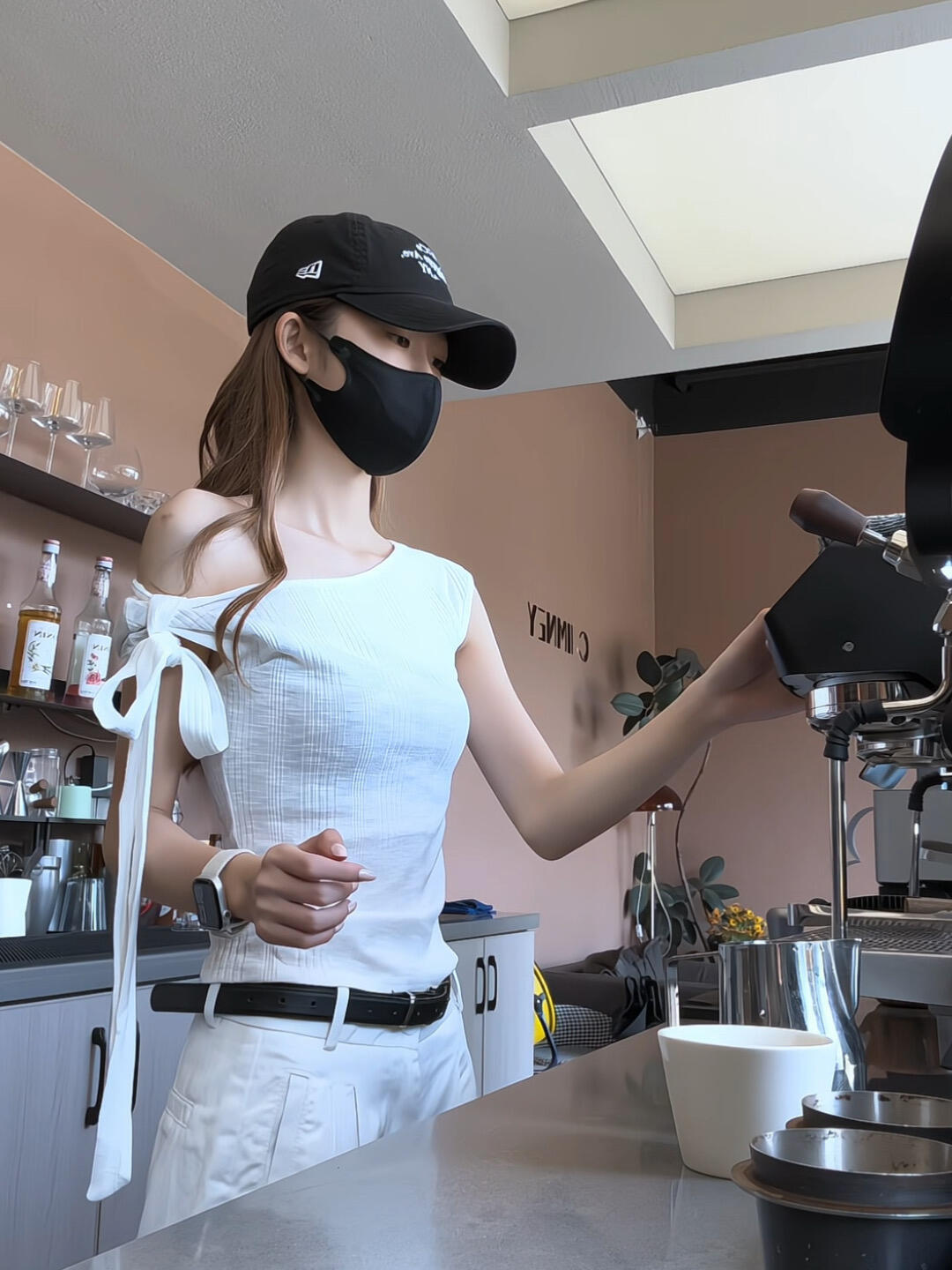 화이트 불규칙 비스듬한 어깨 반팔 티셔츠