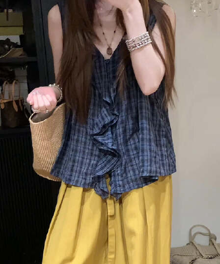 프릴 체크무늬 민소매 셔츠