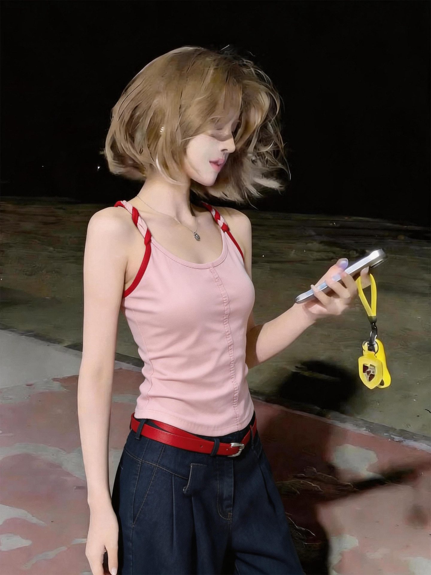 핑크색 캐미솔