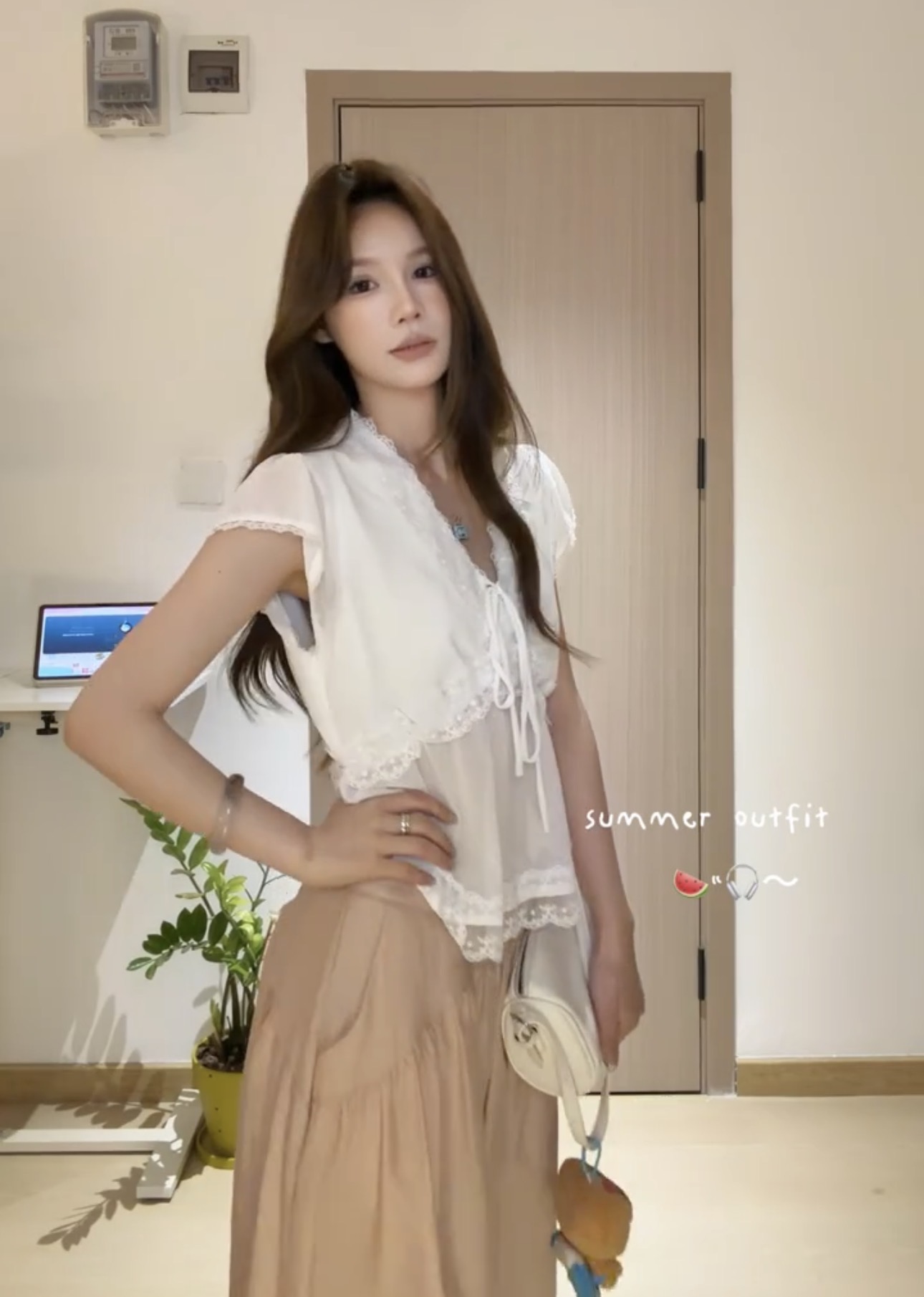 레이스 측면 V넥 작은 날다 소매 마이크로 ~을 통해 작은 셔츠