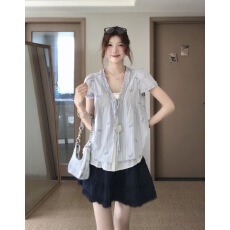 法式V领木耳边假两件泡泡袖衬衫