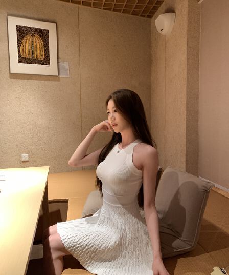 있음 선적 순수한 흰색 사랑 행침 목 니트 여성 드레스 여름 품격 고급 센스 몸매 가꾸기 허리 수축 A라인 스커트