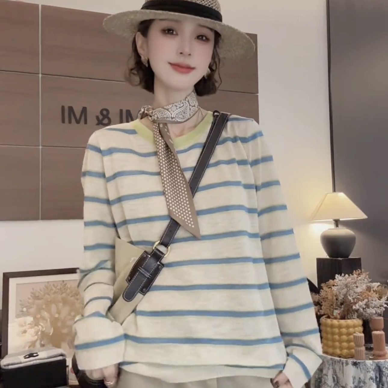 2026 년 이른 봄 새로운 한 부서 원본 관절 스트라이프 빛 럭셔리 루즈핏 다용도 맨위 여성